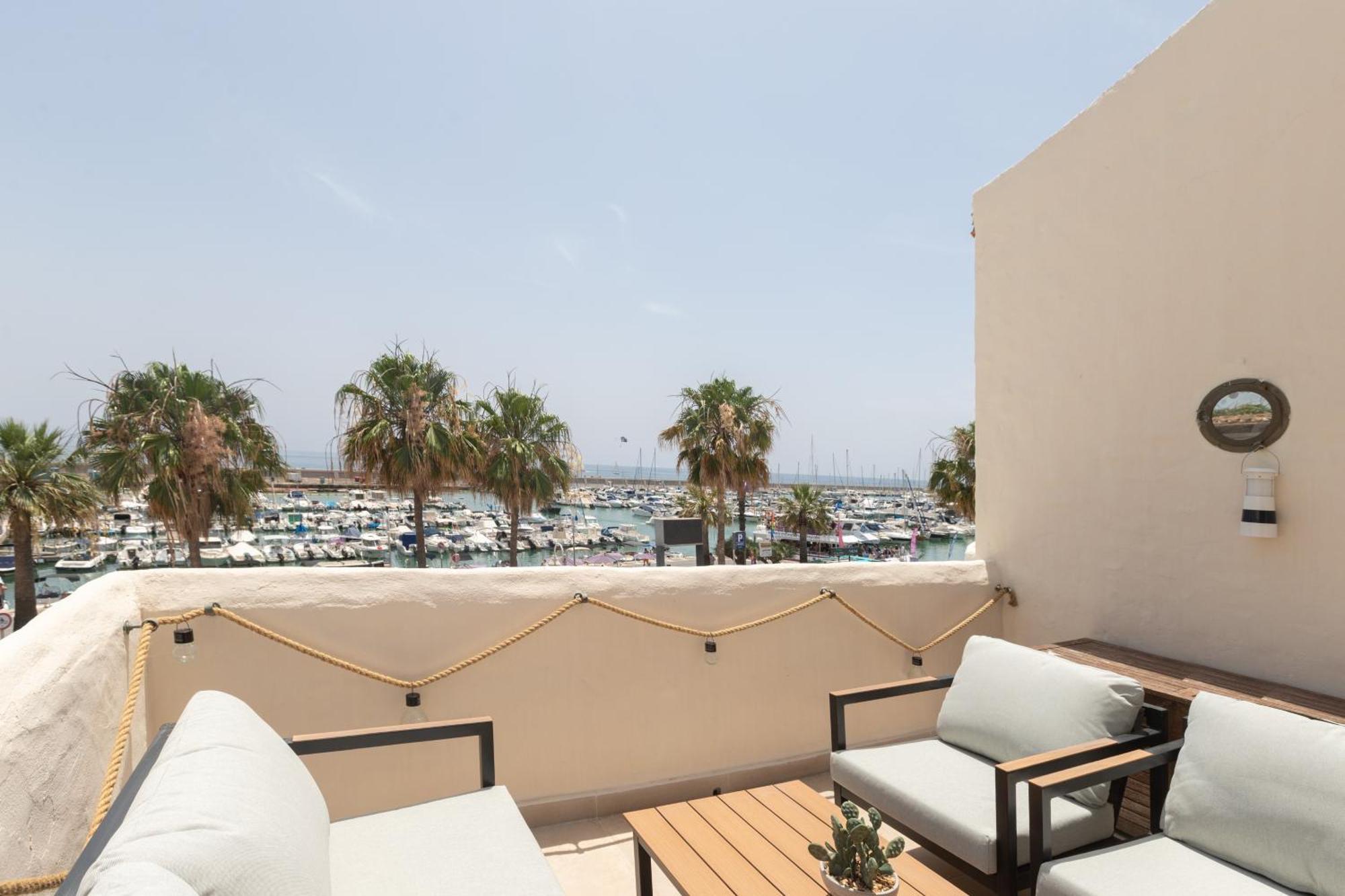 Puerto Marina Nightlife Retreat -